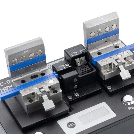 Скалыватель для волокна 125 – 400 мкм XFC-02