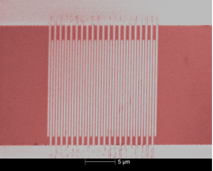 Рисунок 4 – Фотография нанопроволоки, полученная с помощью сканирующего электронного микроскопа.png