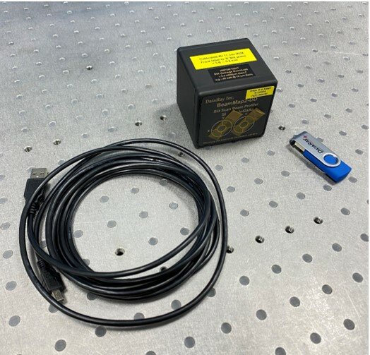 Рисунок 2 – Комплект поставки щелевых сканаторов от DataRay.jpg