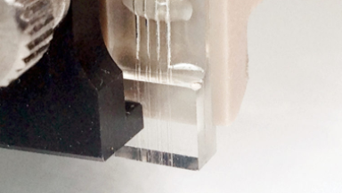 Держатель кристалла-v-groove сборки.png