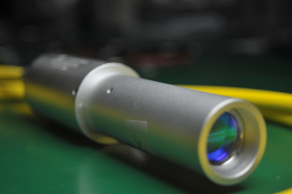 Изолятор с выводом в свободное пространство+расширитель пучка, PM/не PM, 1064 нм, 10-20 Вт