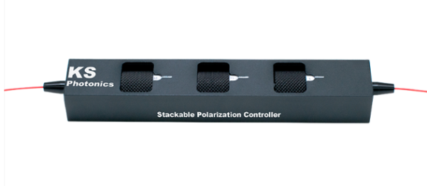 Стекируемый поляризационный контроллер с одним затвором STPC
