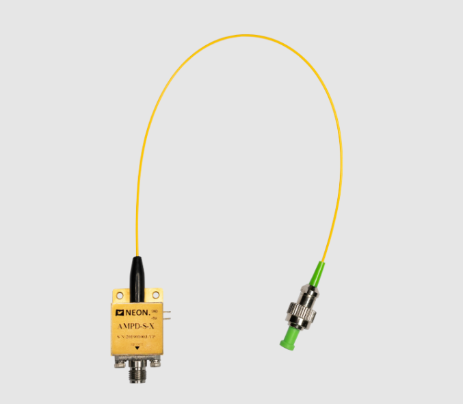 Высокоскоростной фотоприёмник с RF усилением