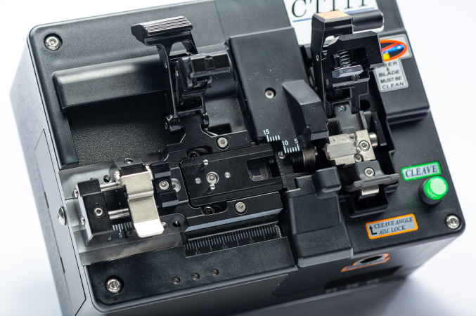 Скалыватель оптического волокна CT111