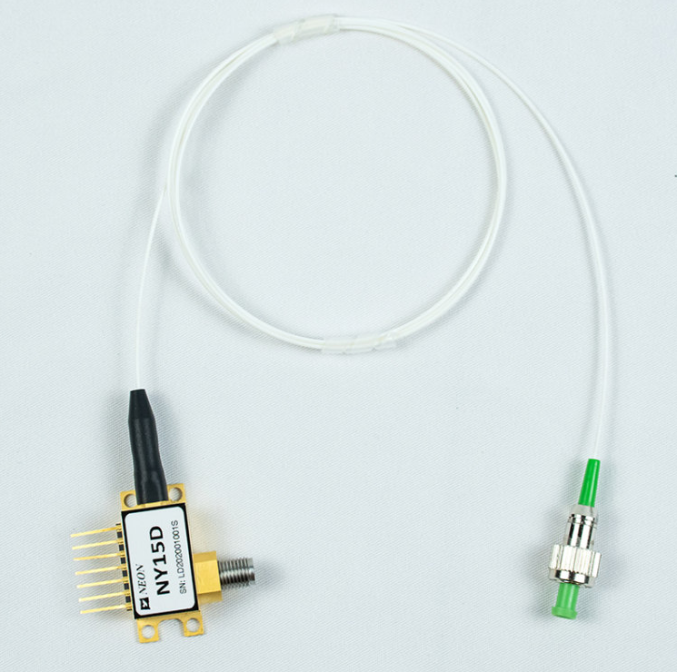 DFB лазерный диод с радиомодуляцией на 1550 нм