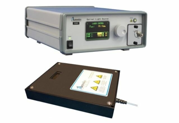 Сверхширокополосный источник излучения CWDM