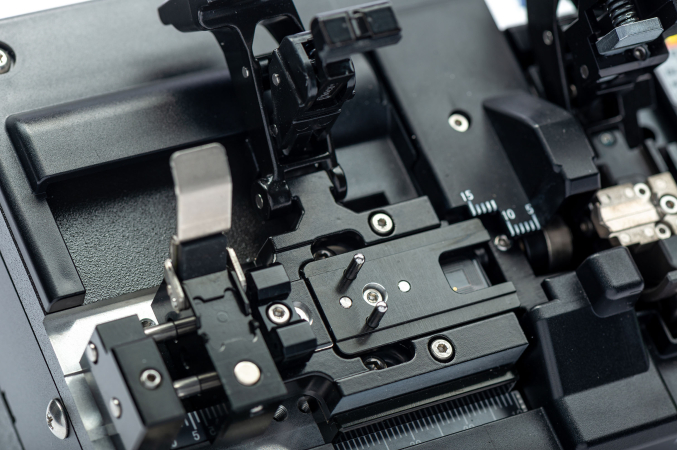 Скалыватель оптического волокна CT111