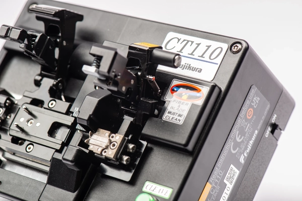 Скалыватель оптического волокна CT110