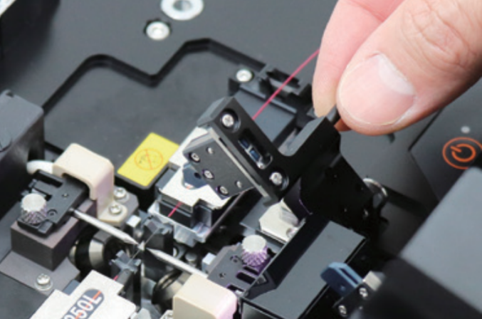 Сварочный аппарат для волокон с сохранением поляризации до 500 мкм. S185PMLDF